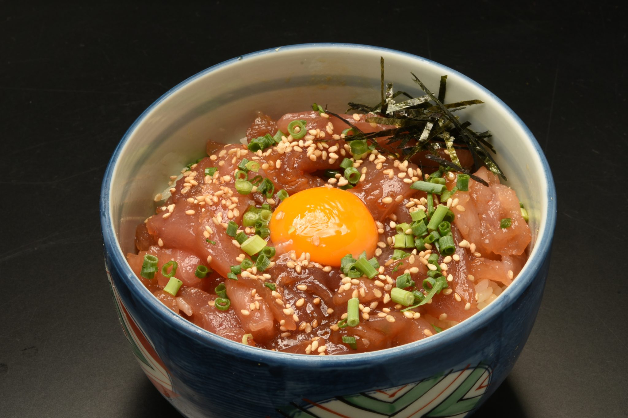 まぐろユッケ丼 焼津さかなセンター